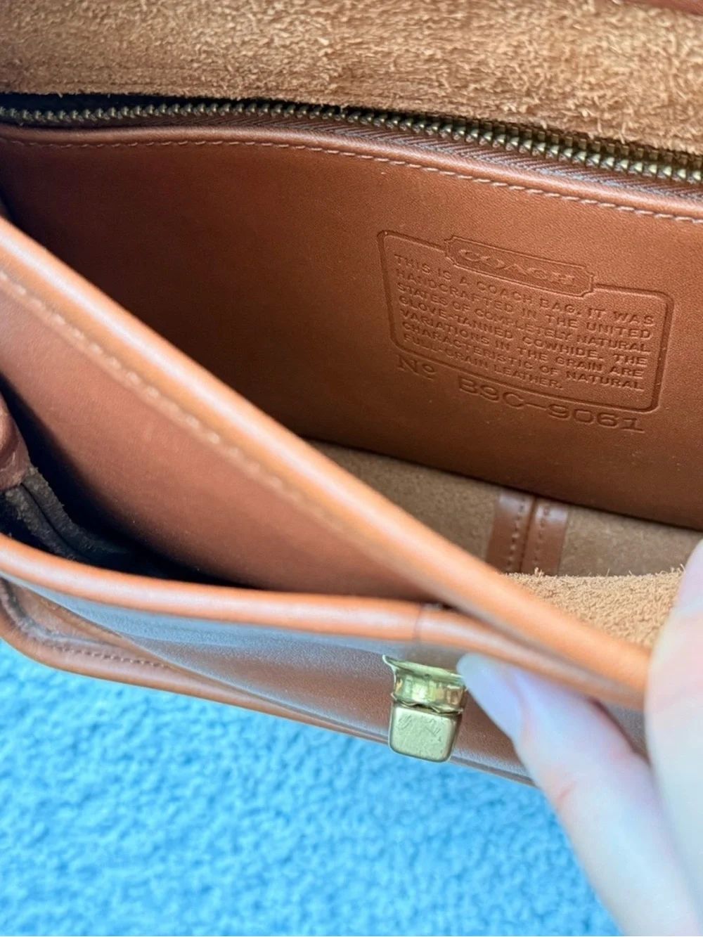 Vintage Coach Rambler’s Legacy 9061 – Like New